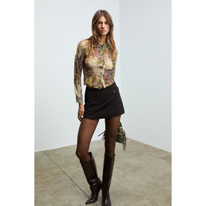 GRIMELANGE VIVERRO Blusa de tela de malla con botones y textura suave estampada elástica para mujer - Product Image 4