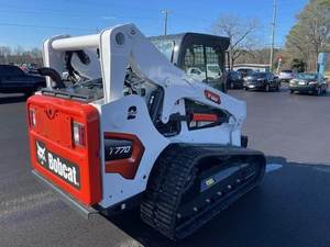 Minicargadora compacta Bobcat T450 usada con cucharón de orugas para manejo de materiales en construcción agrícola en venta - Product Image 2