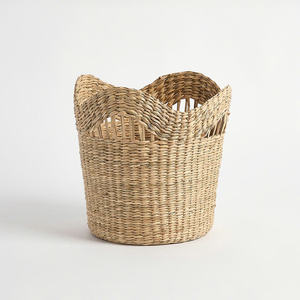 Polyvalent Pratique pour la maison ou le bureau Idéal pour tout espace avec son superbe panier en jonc de mer festonné - Product Image 3