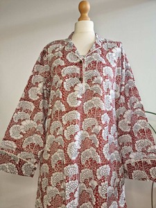 Conjunto de pijama de algodón para mujer de calidad superior Transpirable Suave y elegante Ropa de descanso de dos piezas disponible a un precio asequible - Product Image 3