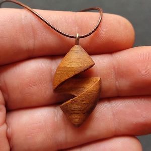 COLLARES RÚSTICOS PARA MUJER HOMBRE NATURAL GRANDE BOHO TRIBAL SONO Colgante DE MADERA en cordón ajustable Collar hecho a mano - Product Image 1