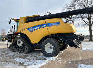 Moissonneuse-batteuse automotrice d'occasion New Holland CR 9.90 - Product Image 2