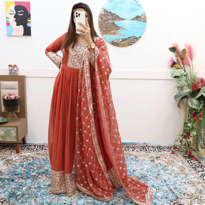 ชุดคอลเลกชั่นใหม่ชุดหมาจิ้งจอกพร้อมชุด dupatta เย็บพร้อมใส่สำหรับปาร์ตี้ - Product Image 1