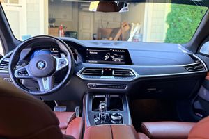 BMW X7 M50i 2021 d'occasion en excellent état - Product Image 4