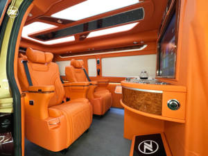 7座VIP豪华商务车 |   全隔离橙色内饰自动变速箱360度后视摄像头欧四排放标准适用于海狮 - Product Image 4