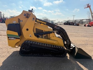 Mini-chargeuse compacte sur chenilles Vermeer S725TX d'occasion avec moteur diesel Kubota et pompe à haut rendement - Product Image 4