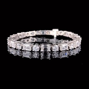 Pulsera de Diamantes Cultivados en Laboratorio con Corte Esmeralda Brillante, Oro Blanco de 9K, Certificación IGI, Unisex, Regalo de Lujo para Ocasiones Especiales - Product Image 3