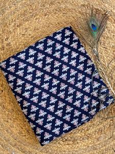 Traditionnel rouge Ajrakh main bloc impression colorant naturel Batik Motif cour coton tissu indien générationnel tissu garçons sacs - Product Image 3