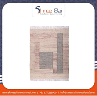 Tapis tressé en coton moderne de qualité supérieure avec fonction antidérapante Construction durable Couleurs personnalisables et dernier design