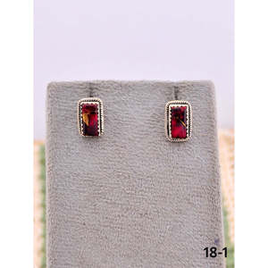 Pendientes de Plata de Ley con Dalia Rosa del Suroeste y Engaste de Bisel, Diseño Floral - Product Image 1