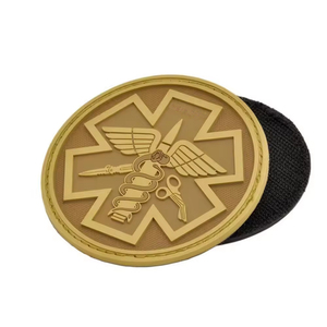 Parches de Goma con Logotipo de Marca Personalizado en 3D, Etiquetas de PVC Suave en 3D, Parches de Goma con Borde Adhesivo, Venta Directa de Fábrica - Product Image 3