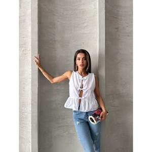 Chemisiers et Blouses pour Femmes Topshow, Design à nouer devant, Blanc, Vente en gros - Product Image 3