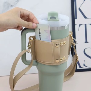 Accesorios <span class=keywords><strong>para</strong></span> la Copa Stanley, Bolsa de Transporte <span class=keywords><strong>para</strong></span> Vasos de 40oz y 30oz, Porta Botellas de Agua de Cuero PU, Correa de Hombro Ajustable, Bolsa Tipo Bandolera - Product Image 4