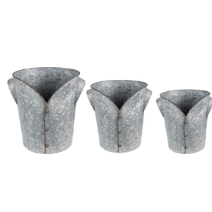 Ensemble de trois charmantes poches murales en métal galvanisé, parfaites pour créer une herbe verticale ou un petit arrangement floral - Product Image 1