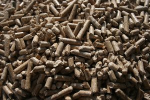 เม็ดไม้คุณภาพสูง DIN PLUS / -A1 ขายส่งยุโรป ชีวมวลจากขี้เลื่อย ความร้อน 1.5% แคลอรี่ 4200J ความหนาแน่น 750 กก./ลบ.ม. เส้นผ่านศูนย์กลาง - Product Image 5