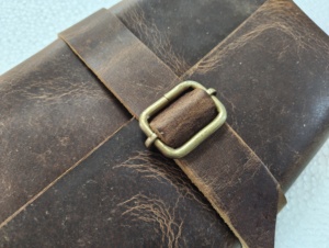 Diarios de cuero religiosos ecológicos hechos a medida con páginas de papel hechas a mano de algodón y hebilla de correa de cuero para reventa - Product Image 6