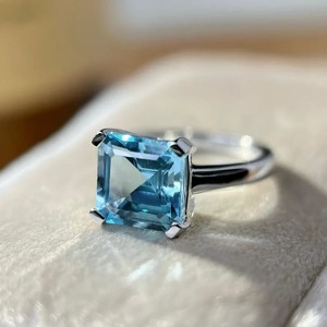 Anillo Vintage de Plata Fina con Topacio Azul Corte Asscher y Engaste de Garras, Certificado por Terceros, Piedra de Nacimiento de Diciembre - Product Image 2