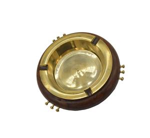 Cendrier nautique vintage en bois et en laiton avec incrustation en laiton idéal pour les amoureux de la marine et les styles de décoration d'inspiration nautique - Product Image 5