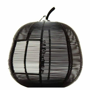 Bougeoir en forme de pomme La nature rencontre la lumière dans un bougeoir au design unique - Product Image 2