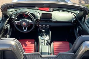 Auto Usado Confiable, Fiat 124 Spider Abarth 2018 - Product Image 3