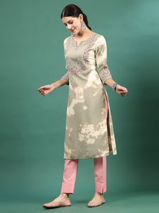 ชุดเสื้อถักตัดตรงปักสีเบจสีเบจสำหรับผู้หญิงดีไซน์ทันสมัยสุดพิเศษ - Product Image 3