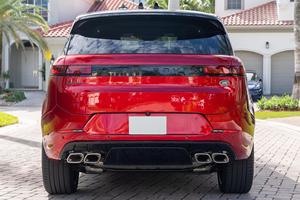 Land Rover Range Rover Sport Deer Valley Edition 2023 d'occasion ~2 300 milles 1-25 000 milles 300-400 ch bi-turbo transmission intégrale conduite à gauche - Product Image 5