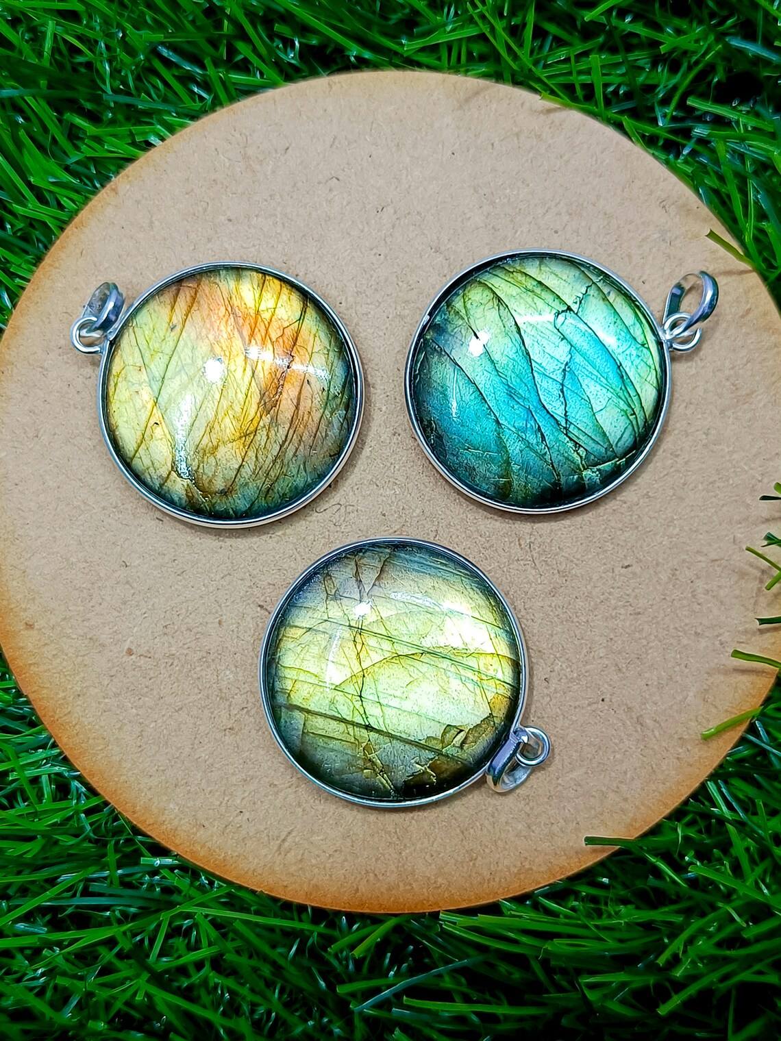 เช่นเดียวกับภาพ