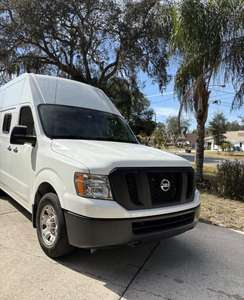 Grand camping-car de luxe pour le camping, les voyages en caravane et les excursions. - Product Image 1