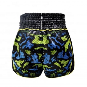 Shorts de entrenamiento de muay thai premium, tela satinada cómoda, de secado rápido, transpirable, ropa deportiva para gimnasio y entrenamiento para hombres. - Product Image 3