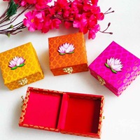 Boîte cadeau en bois, boîte de fruits secs, faveur de mariage indien, Haldi Mehendi sangeet cadeau, boîte cadeau décorative, boîte cadeau multicolore