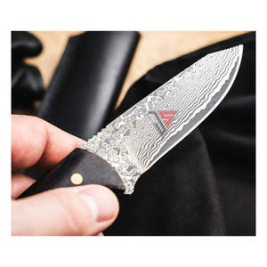 Couteau de chasse de luxe en acier damas gravé lame en acier damas manche en bois OEM personnalisable utilisation de la cuisine garantie de 3 ans - Product Image 3