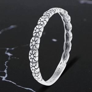 แหวนเงินแท้ 925 ขัดเงา ลายดอกไม้ ดีไซน์เรียบง่าย ทำมือ สำหรับผู้หญิง - Product Image 2