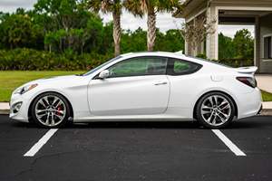 HYUNDAI GENESIS COUPE 3.8 ULTIMATE 2015 USADO, Volante a la Izquierda/Derecha - Product Image 2