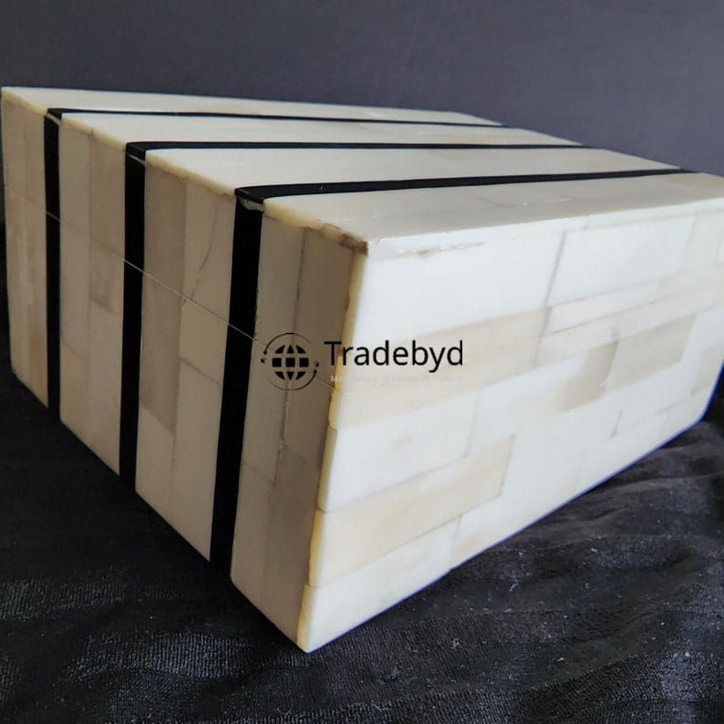 Available in different Colors