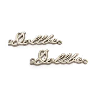 Bán Buôn Sang Trọng Tùy Chỉnh Kim Loại Tag Với Vàng Khắc Logo Có Thể Giặt Tên Nhãn Cho Túi Xách Hàng May Mặc Giày - Product Image 2