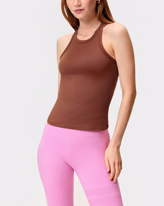 Camiseta sin mangas de entrenamiento para mujer, sin costuras, de Color marrón Premium, elástica atlética ligera y ultrasuave, perfecta para entrenar correr - Product Image 1