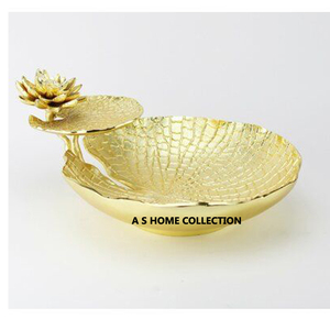 Cuenco de pie de metal de hierro de color dorado a la moda con vidrio elegante en forma redonda para fines decorativos y de servicio - Product Image 6