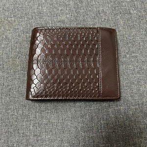 Cartera Bifold Delgada de Cuero Genuino Lista para Enviar con Bloqueo RFID, Cartera Clásica Bordada para Hombre - Product Image 3