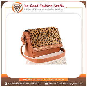Bolso de cuero de alta calidad para mujer y bolso de hombro con decoración de cadenas portátil elegante para uso durante todo el año gran precio - Product Image 6