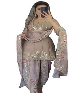 Tendance nouvelle collection de vêtements de mariage traditionnels et riches pour femme indienne par vêtements ethniques - Product Image 1