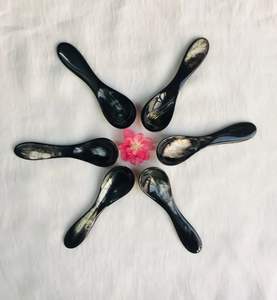 Cuillère en corne au design moderne pour la maison, l'hôtel et le mariage Cuillère de service au prix de gros - Product Image 1