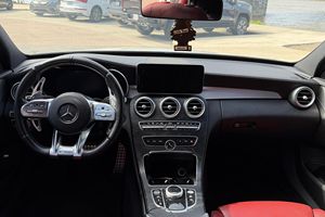 Elegante Sedán Mer-ce-des-AMG C43 2019 - Product Image 2