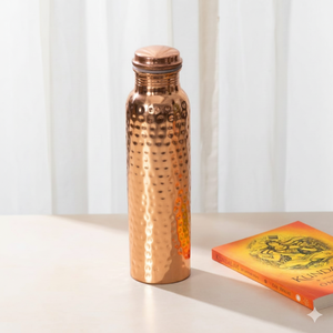Botella de Agua Global Aura Moderna de Cobre Martillado, Ecológica y a Prueba de Fugas para la Salud Ayurvédica - Product Image 1
