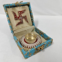 Boîte cadeau indienne en bois Jaipurios avec ensemble de Diya et motif Swastik, modèle GS8001, pour la maison, les mariages, les festivals et les cadeaux