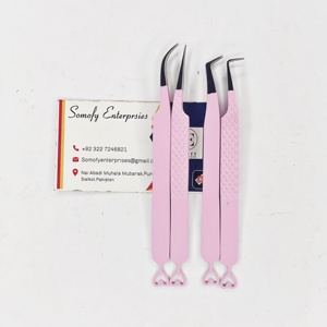 Pinzas Profesionales para Pestañas con Diseño de Corazones Rosa Claro, 90 Grados, Agarre Fuerte, Duraderas, Marca Privada, Sostenibles - Product Image 4