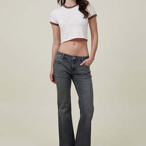 T-shirt court élégant OEM pour femmes, coupe ajustée, vente en gros, t-shirt court de qualité supérieure pour femmes, coupe ajustée, 2026 - Product Image 2