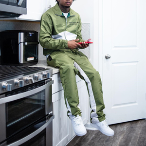 Chándal ajustado de invierno de talla grande para hombre, diseño personalizado, colección de primavera a la moda, chaqueta, pantalones, nailon, ligero, servicio OEM - Product Image 6