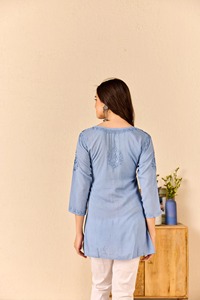 Venta al por mayor Top Notch Designer Mujer Túnica Azul Kurti Top de manga completa Premium Modal Todas las ocasiones Ropa étnica - Product Image 2