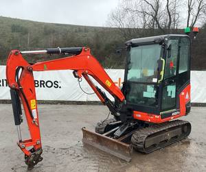 Mini-excavatrice Kubota U27-4 de 2,7 tonnes, à braquage zéro, diesel, compacte, avec hydraulique auxiliaire - Product Image 2