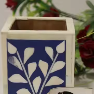 Portalápices con incrustaciones de hueso de resina azul con diseño de hoja Escritorio tradicional de madreperla de Crescent Crafts - Product Image 3